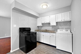 3208 Orchard Manor Cir in Louisville, KY - Building Photo - Building Photo