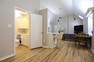 413 Fulton St in Denton, TX - Building Photo - Building Photo