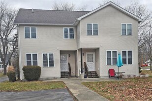118 Main St in Big Flats, NY - Building Photo