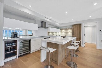 2885 Gulf Shore Blvd N in Naples, FL - Building Photo - Building Photo