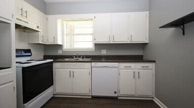 1428 Walston St in Dalton, GA - Building Photo - Building Photo
