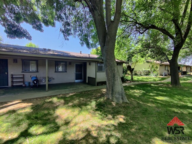 1453 Michigan Ave-Unit -1453 #17 in Beaumont, CA - Foto de edificio - Building Photo