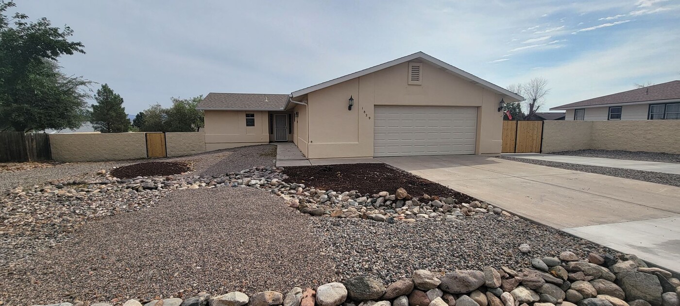 1829 S Shawnee Trail in Cottonwood, AZ - Building Photo