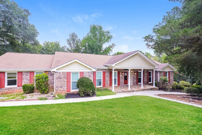 property at 4806 Castlewood Dr SW