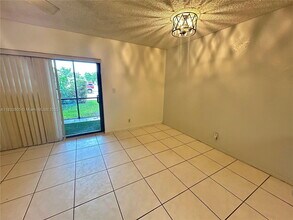 16 Toledo Ct in Davie, FL - Building Photo - Building Photo