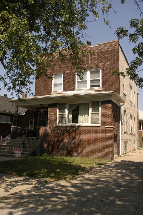 627 Douglas St in Calumet City, IL - Building Photo