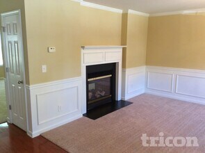 6601 Pamplona Pl in Atlanta, GA - Foto de edificio - Building Photo