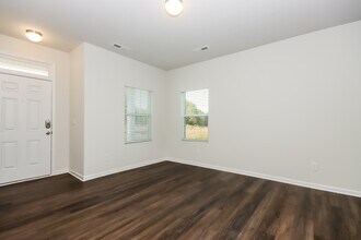 146 Pumice Dr in Statesville, NC - Foto de edificio - Building Photo