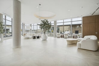 333 Sunseeker Ave in Innisfil, ON - Building Photo - Building Photo