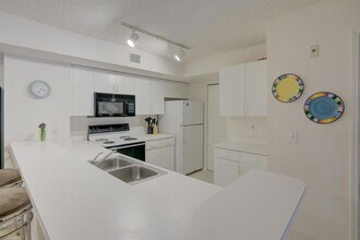 242 Village Blvd, Unit 2205 in Tequesta, FL - Building Photo - Building Photo