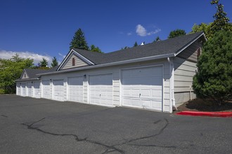 Highland Hills in Vancouver, WA - Building Photo - Building Photo