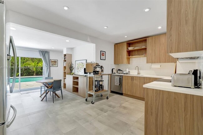 1581 NE 131st Rd in North Miami, FL - Building Photo - Building Photo