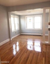 62 Woods Ave-Unit -# 2 in Somerville, MA - Building Photo - Building Photo