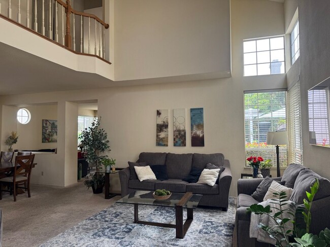 8 Bormes in Irvine, CA - Building Photo - Building Photo