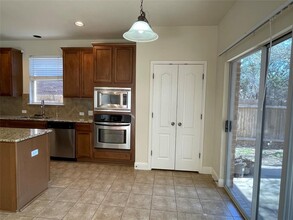 2316 Golden Gate Park in Austin, TX - Building Photo - Building Photo
