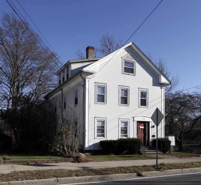 656 Main St in Warren, RI - Foto de edificio - Building Photo