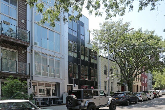 290 Powers St in Brooklyn, NY - Building Photo - Building Photo
