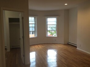 30 S Huntington Ave, Unit 1 in Boston, MA - Building Photo - Building Photo