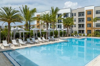 Mark Lane in Naples, FL - Foto de edificio - Building Photo