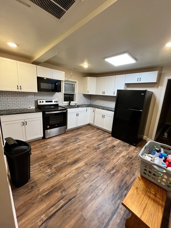 1809 Van Vranken Ave, Unit Front unit in Schenectady, NY - Building Photo - Building Photo