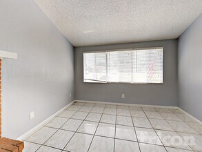 8235 Donaldson Dr in Tampa, FL - Building Photo - Building Photo