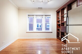 3246 N Clifton Ave, Unit E1 in Chicago, IL - Building Photo - Building Photo