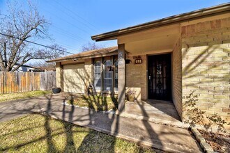 500 Thistlewood Dr in Austin, TX - Building Photo - Building Photo