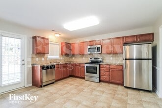 5615 Misty Hill Cir in Clemmons, NC - Building Photo - Building Photo