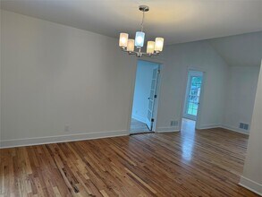 251 Broadfield Rd in New Rochelle, NY - Building Photo - Building Photo