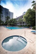800 N Miami Ave, Unit E505 in Miami, FL - Building Photo - Building Photo