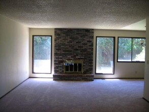 5232 Bartlett Ave in Klamath Falls, OR - Building Photo - Building Photo