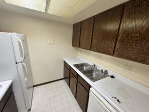 1810 Greenway Cross in Fitchburg, WI - Building Photo - Building Photo