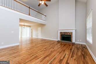 136 Lawrence Dr in Villa Rica, GA - Building Photo - Building Photo