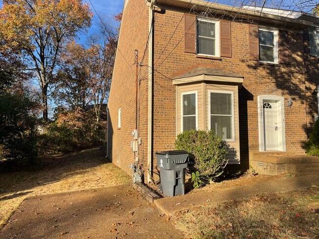 1025 Hammack Ct in Nashville, TN - Building Photo - Building Photo