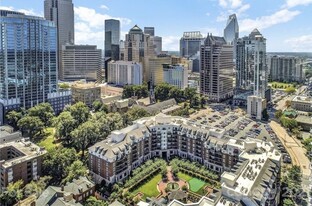 300 W 5th St, Unit 551 in Charlotte, NC - Building Photo
