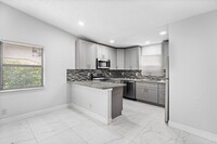 540 NE 46th St in Boca Raton, FL - Building Photo - Building Photo