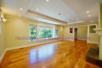 224 N Almenar Dr in Kentfield, CA - Building Photo - Building Photo