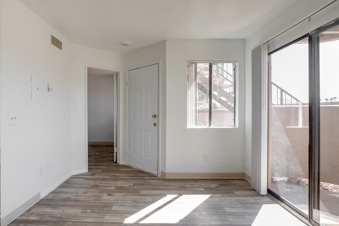 Center Park Apartments in Casa Grande, AZ - Building Photo