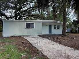 3010 NE 13th St in Gainesville, FL - Building Photo