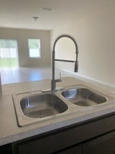 911 Capitol Pkwy in Jacksonville, FL - Building Photo - Building Photo