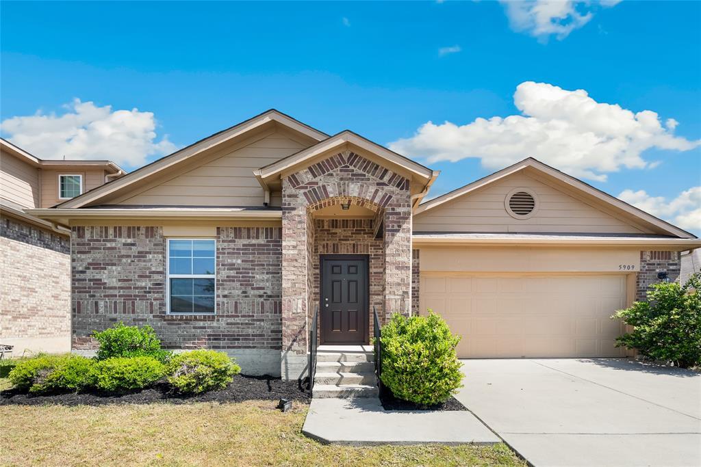 5909 Montrelia Dr in Austin, TX - Building Photo