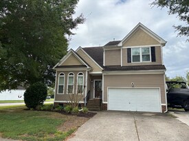 717 Tallahassee Dr in Chesapeake, VA - Building Photo