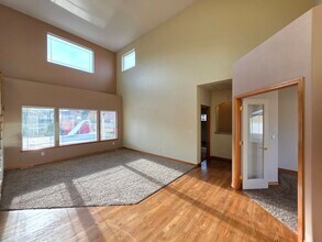 3493 Hanstead St in Richland, WA - Building Photo - Building Photo