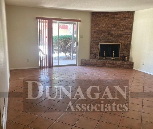 1303 N Canal St in Carlsbad, NM - Foto de edificio - Building Photo