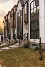 12810-12113 113 Ave NW in Edmonton, AB - Building Photo - Building Photo