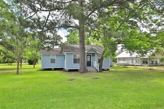 18419 Buddy Riley Blvd in Magnolia, TX - Building Photo - Building Photo
