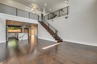 3321 Coronet Blvd in Dallas, TX - Building Photo - Building Photo