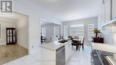 30 Duxbury Rd in Brampton, ON - Building Photo - Building Photo