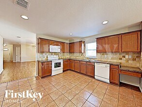 12640 Shady Cedar Dr in Fort Worth, TX - Building Photo - Building Photo