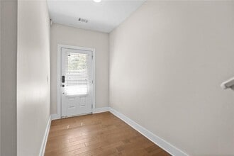 2180 Colvin Ct NW in Atlanta, GA - Foto de edificio - Building Photo